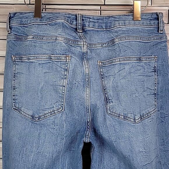 Forever 21 destructed floral jeans Size 31 - Picture 6 of 14